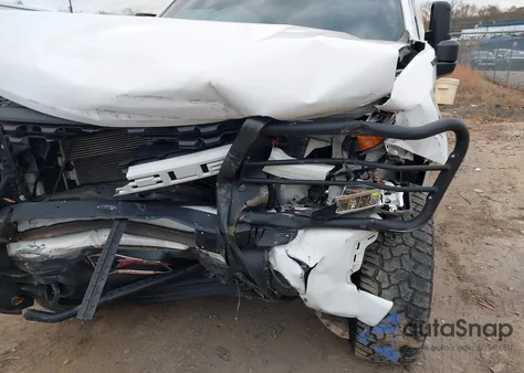 2021 Chevrolet Silverado 1500 4Wd Short Bed Custom из США, поврежденный, VIN 3GCUYBEF1MG349169